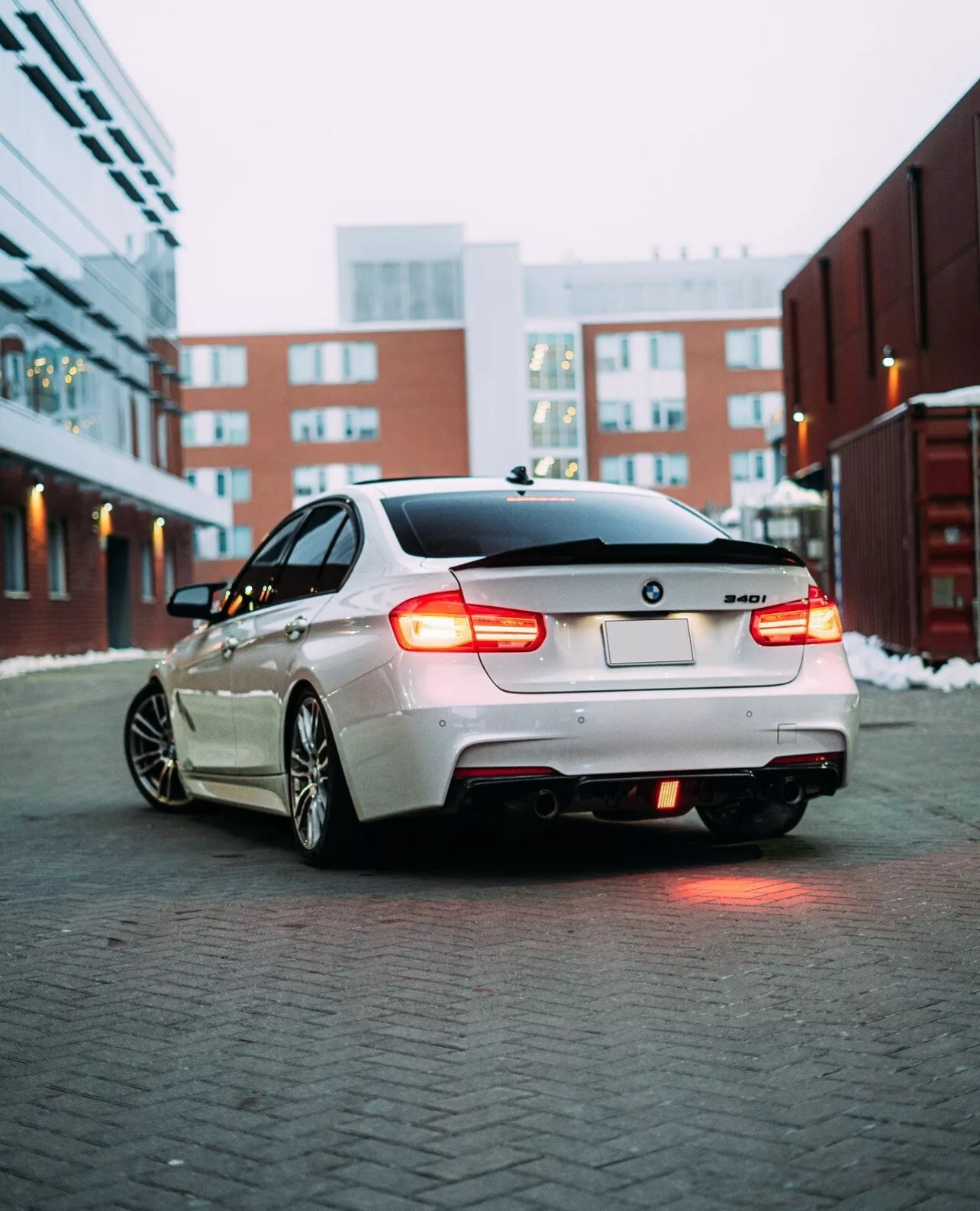 F30 M Performance Diffuser with LED Brake Light